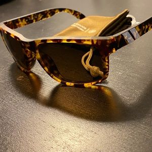 Sunglasses / New with soft case